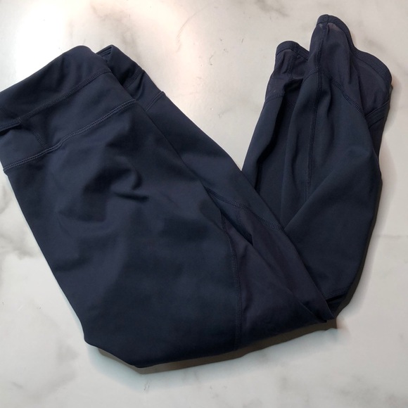 Athleta Aura Sonar Capri Mesh Legging Navy Blue Size S - Picture 6 of 8
